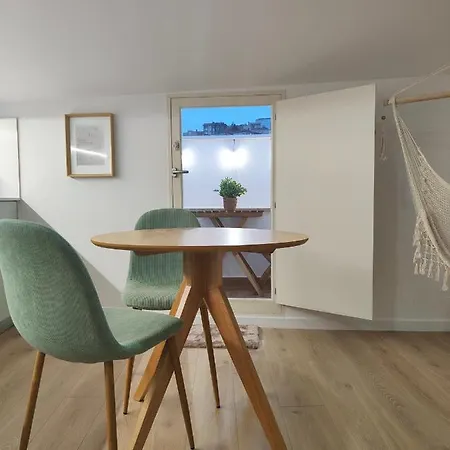 Wood Essence - Cozy Balcony