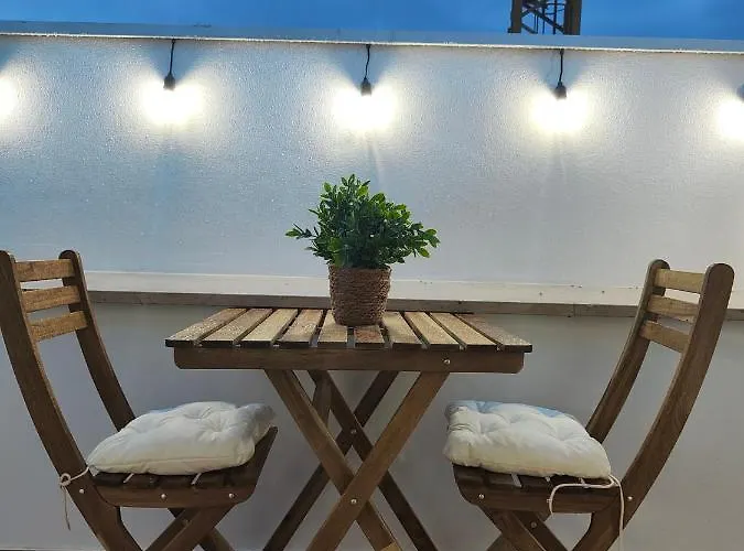 Wood Essence - Cozy Balcony Apartment Coimbra